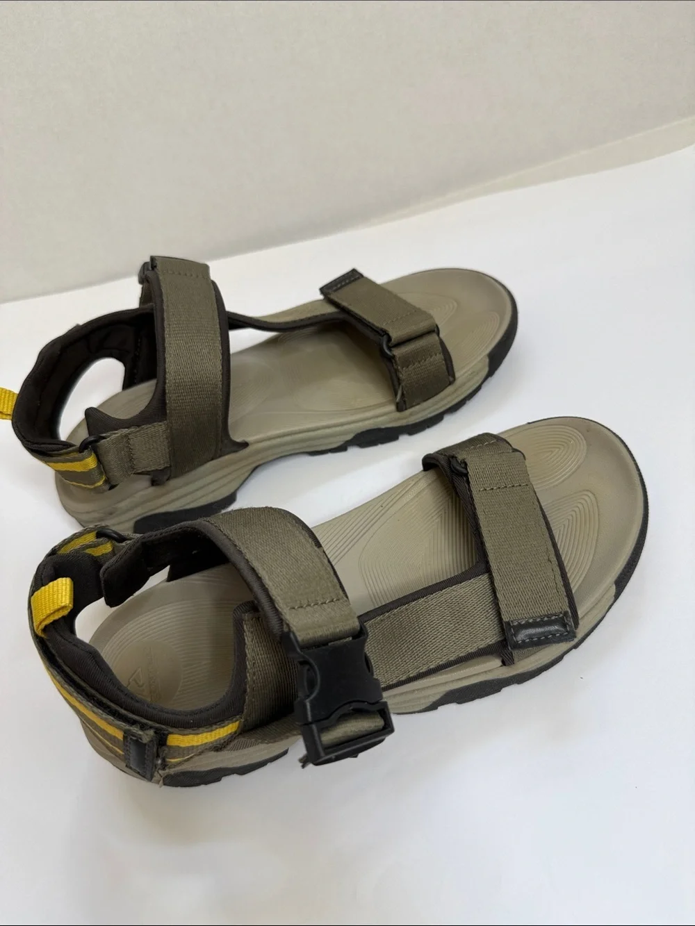 Ozark Trail Trecky Sports Bass Sandal Green and Gray Size Mens 7